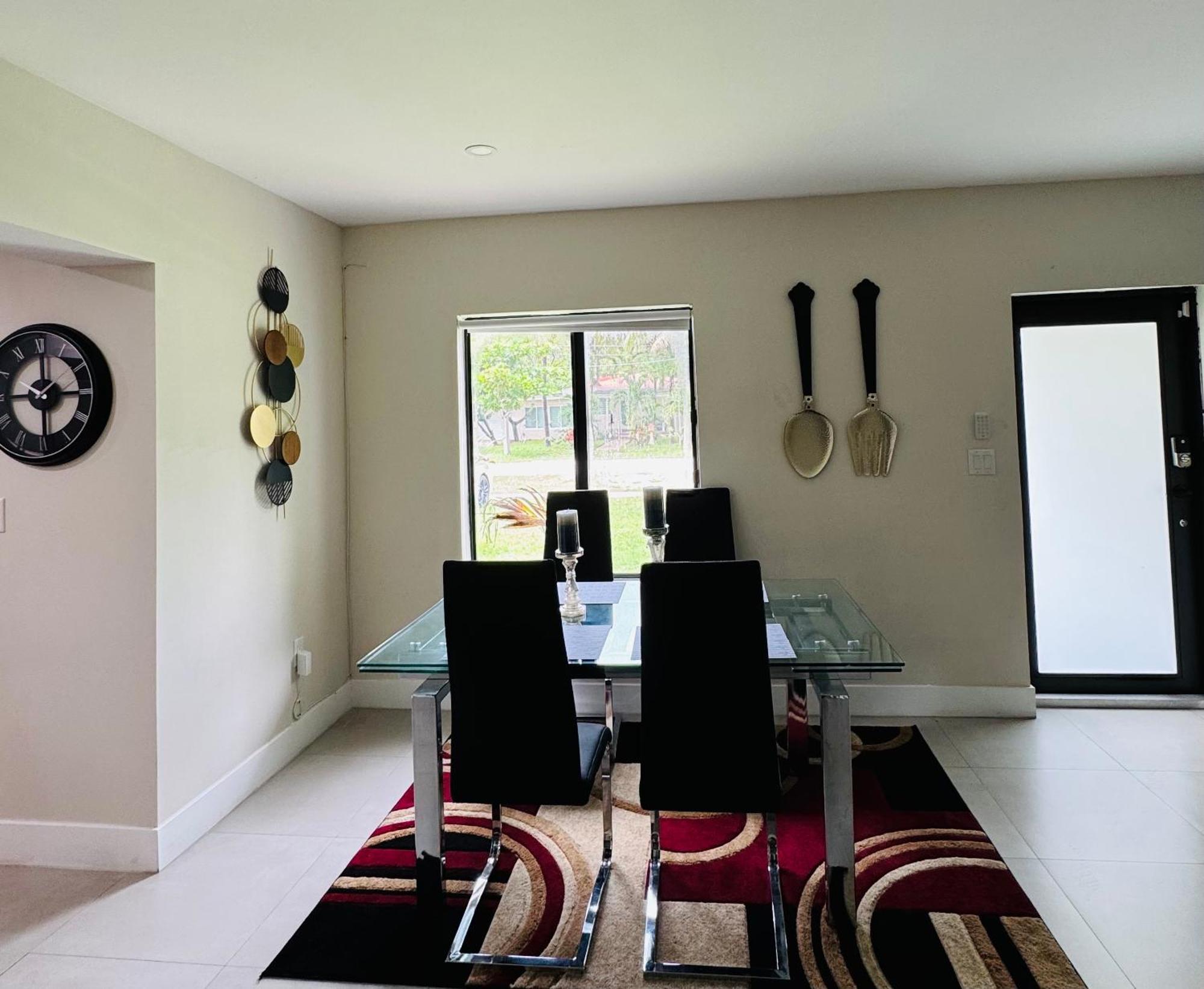 Charming 3-Bedroom House With Wifi, Ac In Pleasant North Miami Ngoại thất bức ảnh